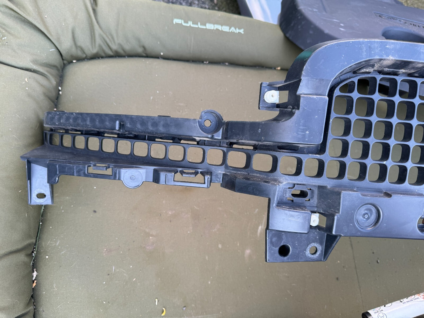 2023 Range Rover Front Centre Grille L663 L8B217K946