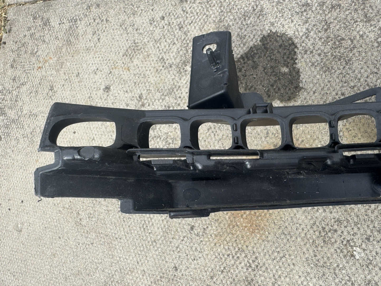 Land Rover Defender L663 front Bumper lower grill Genuine L8B2-17F791-A