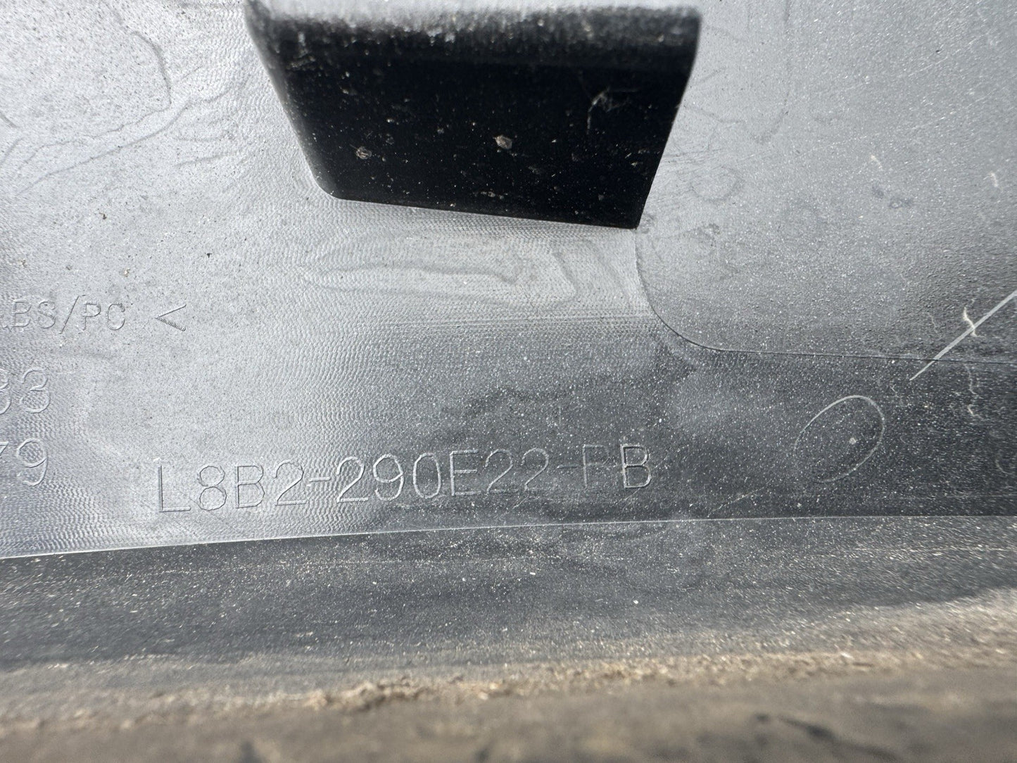 L8B2-290E22-BB Land Rover L663 2022 Defender Rear Right Wheel Arch