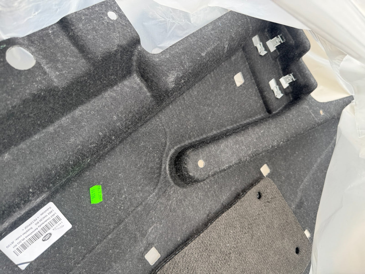 LR146639 - Shield - Underbody - LAND ROVER DEFENDER L663 RIGHT L8B2104C20BG