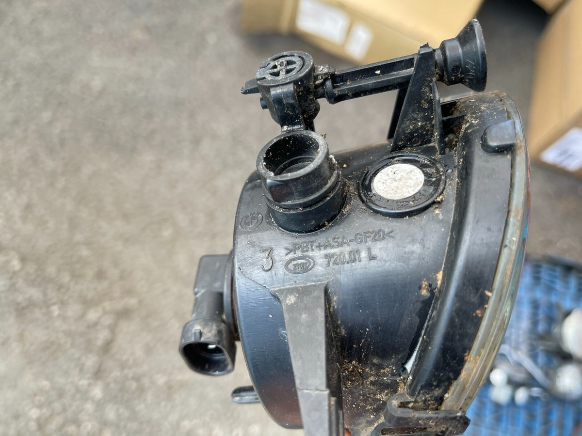 ไฟตัดหมอก ซ้าย แท้ BMW 218i 2 Series Grand Tourer F46 7342115 โคมชำรุด