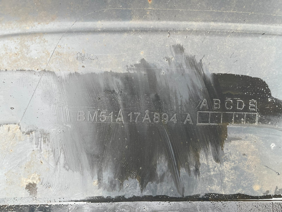 FORD FOCUS 後保桿下巴/擴散器 BM51A-17A894-A 原廠