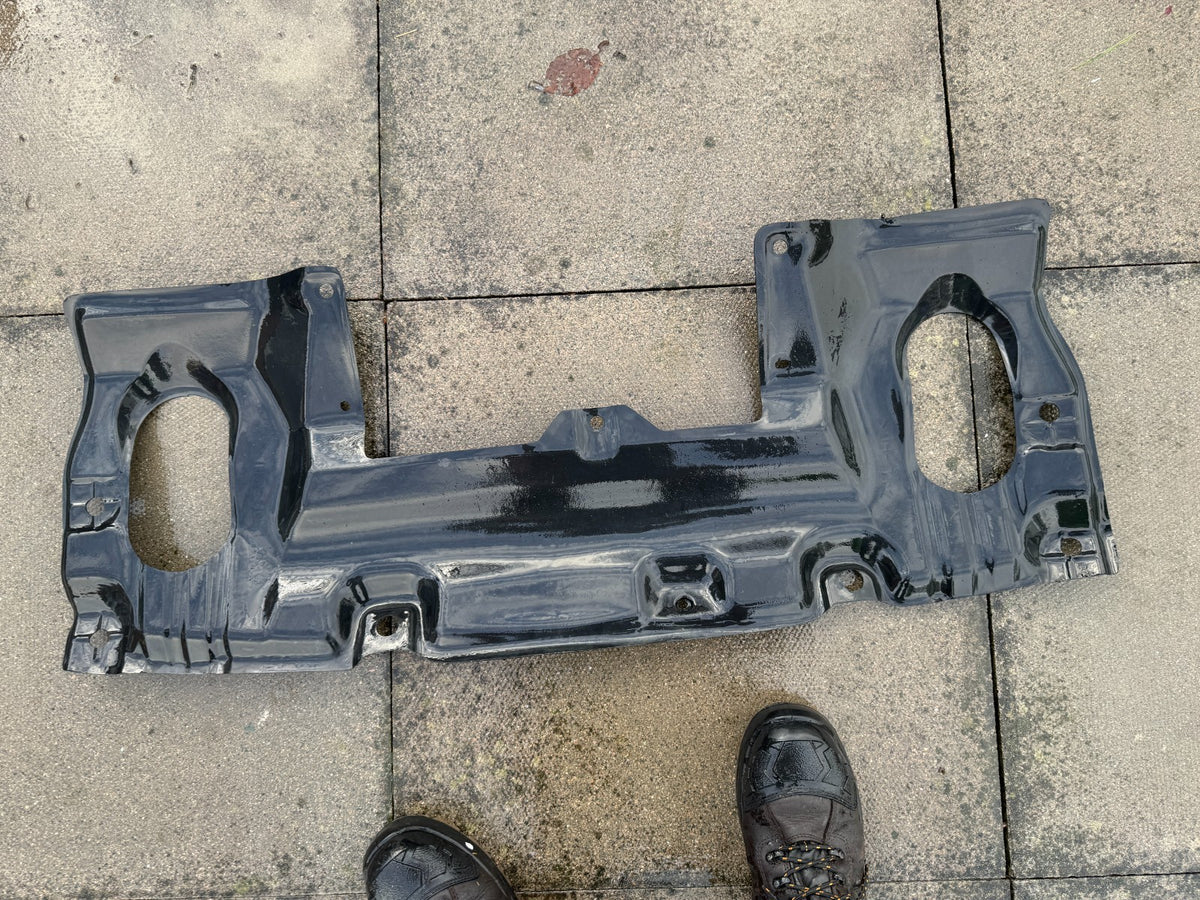 แผ่นกันกระแทกใต้เครื่องยนต์ตัวหน้า Toyota Hilux ปี 2009 ถึง 2012 514410K050 แท้