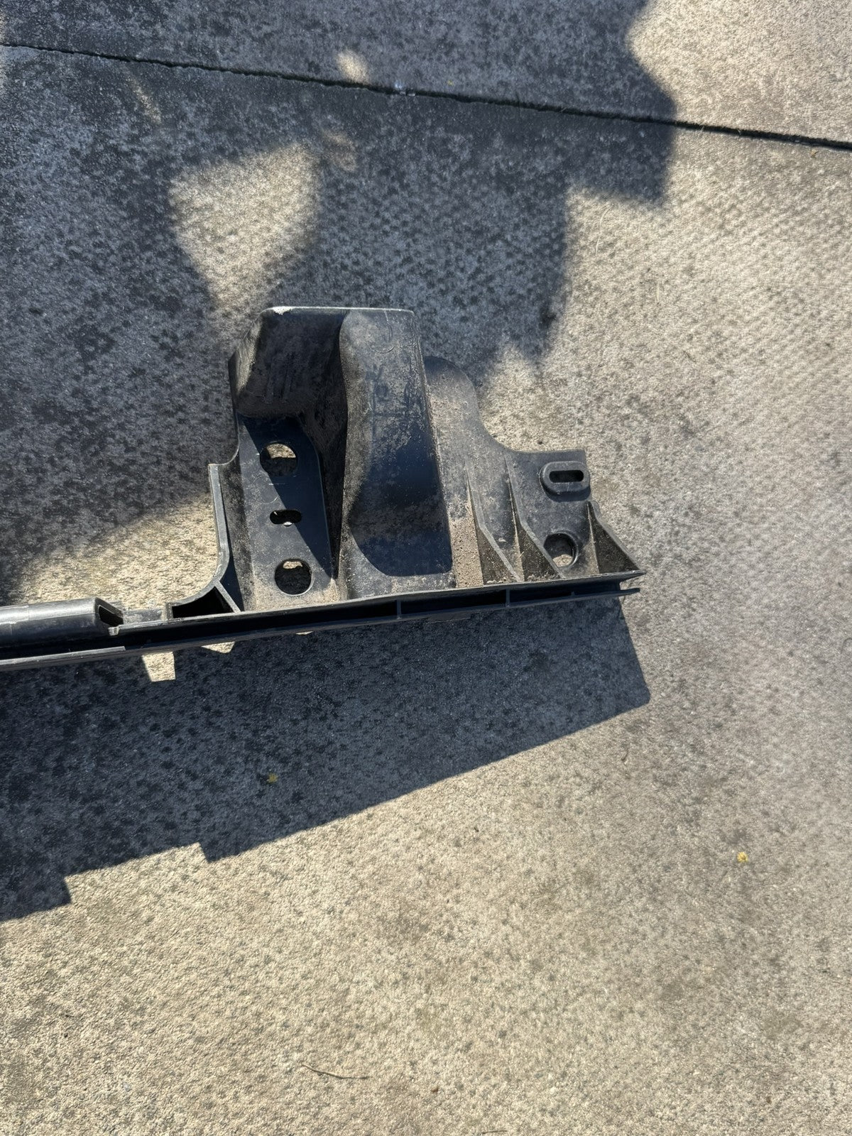 VW Transporter T5 T6 2005-2023 ขายึดกันชนหลังตัวกลาง 7H0807723
