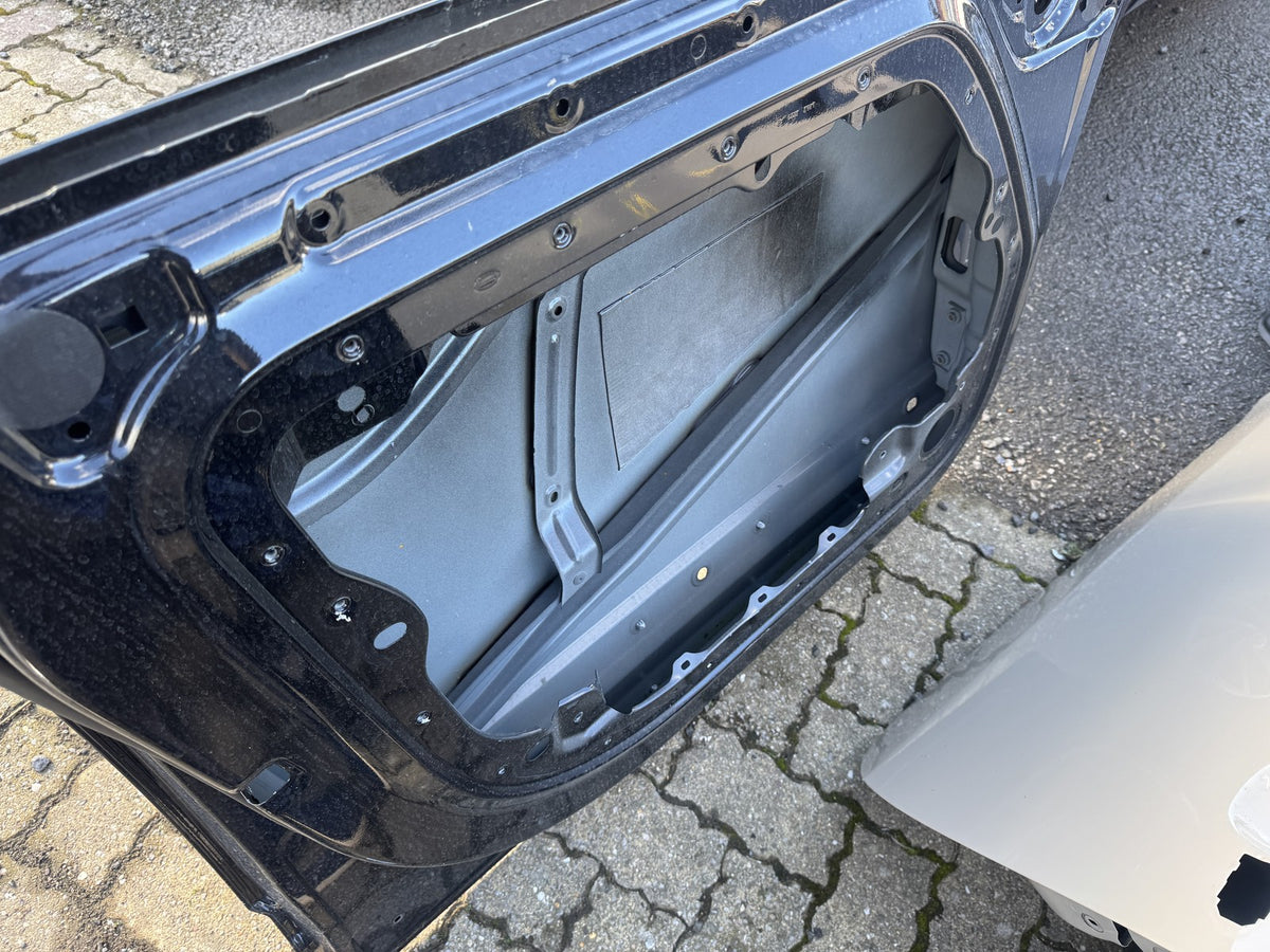 Land Rover Defender L663 前門殼 左側 空門殼 L8B2-21205-AA