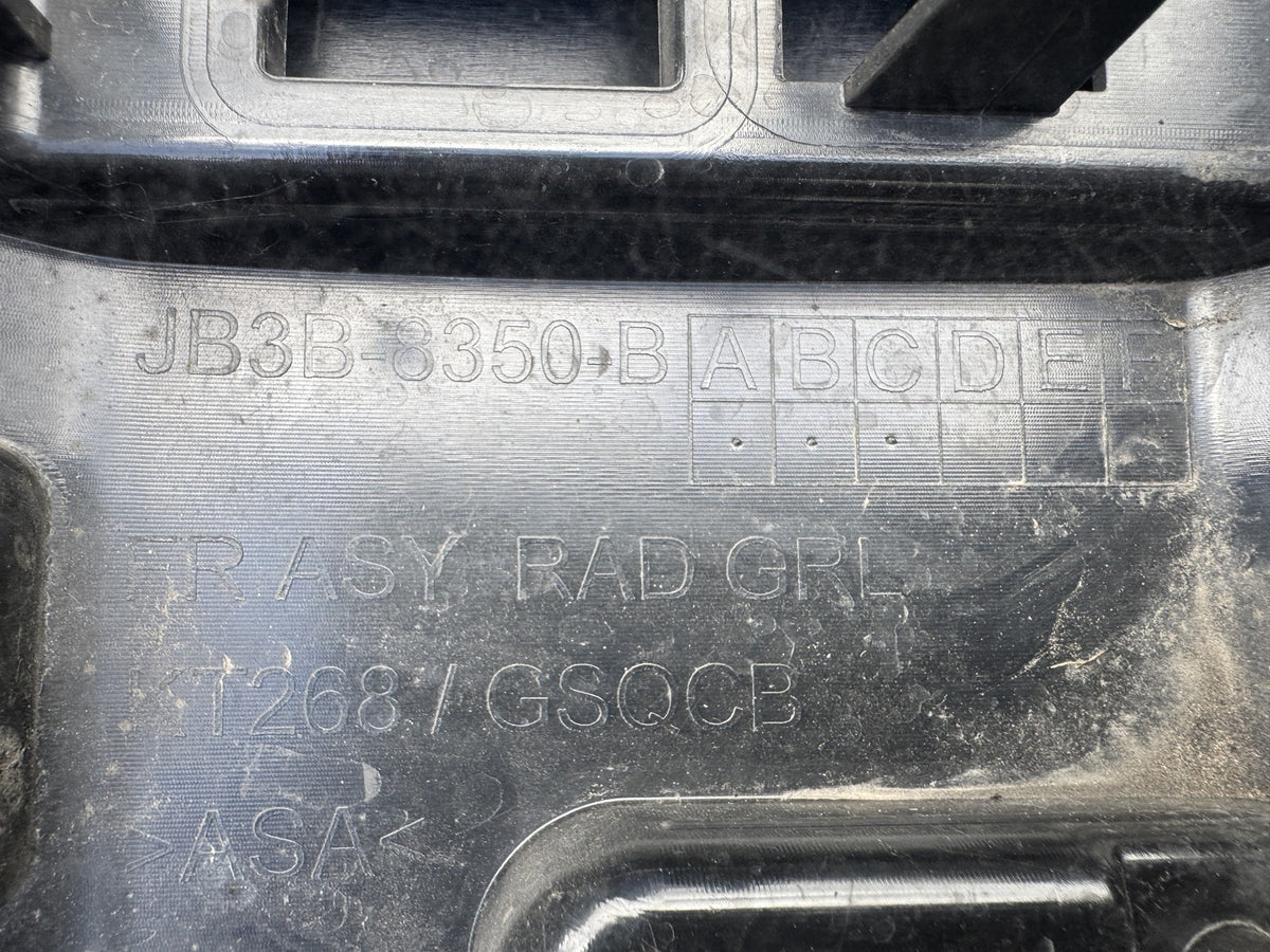Ford Ranger 2019-2023 Wildtrak 前水箱護罩 JB3B-8350-B 有劃痕 需修復