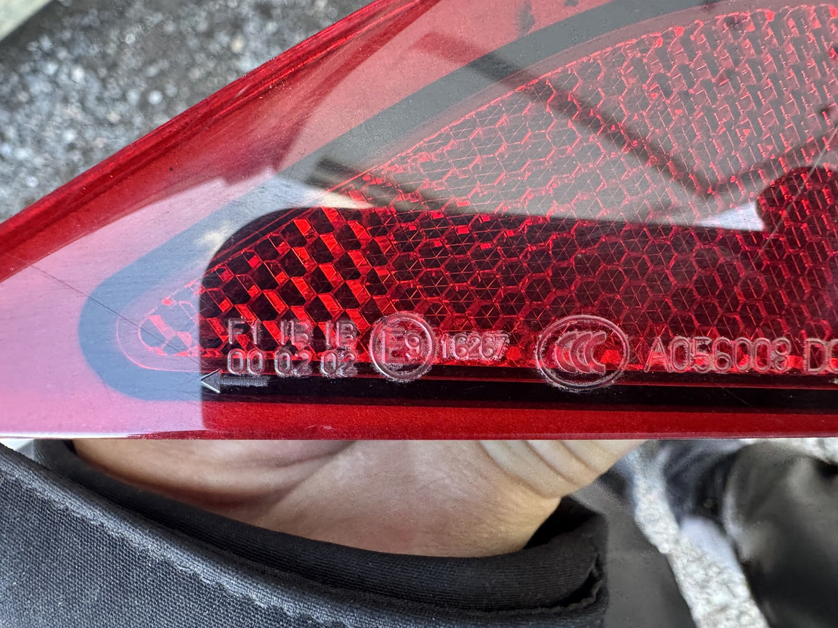 Land Rover Discovery 5 L462 Left Rear Bumper Reflector Fog Lamp LR082084