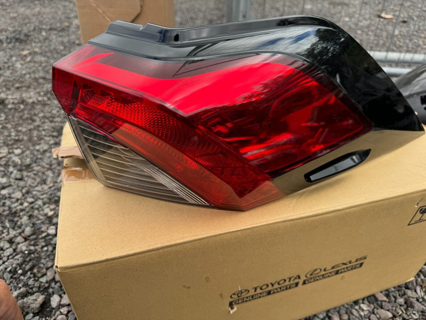 2019 - 2023 GENUINE TOYOTA RAV4 REAR LIGHT RIGHT OUTER 81550 - 42230