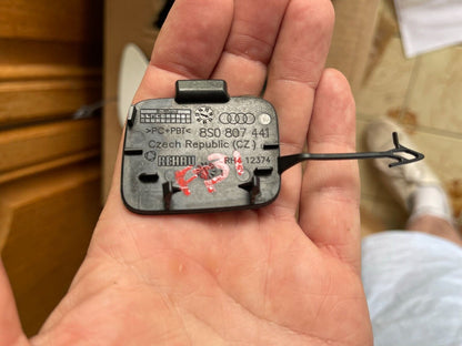 OEM AUDI TT MK3 2015 ON S-LINE HÁTSÓ LÖKÖDŐKOR VONÓHORG SZEMBURKOLAT - 8S0807441 FT31