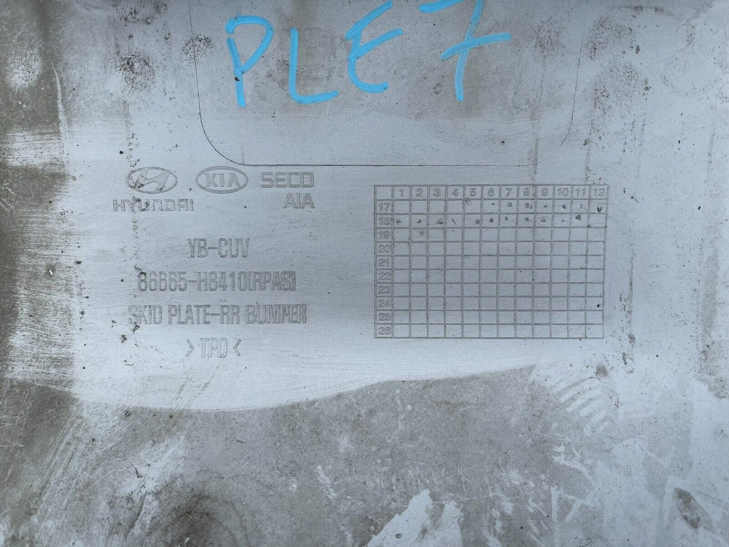 GENUINE KIA STONIC REAR BUMPER DIFFUSER 86665-H8410 2017-2020