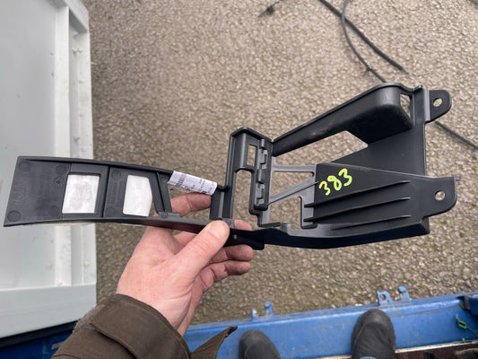 MERCEDES BENZ CLA C118 RIGHT SIDE BUMPER MOUNT BRACKET A1188851602