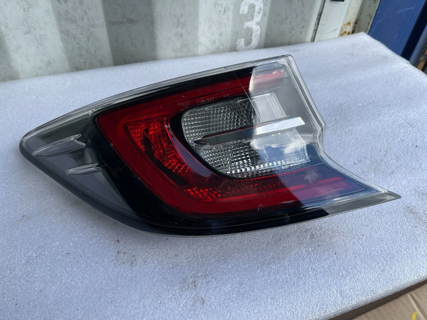 EREDETI Toyota Corolla hátsó lámpa bal oldali LED külső 19- hátsó lámpa N/S NO CHINA FAKE