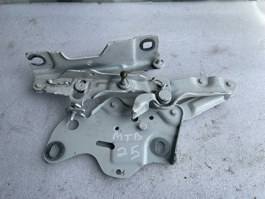 Charnière de capot avant droit BMW X5 G05 RH 2020 7418202