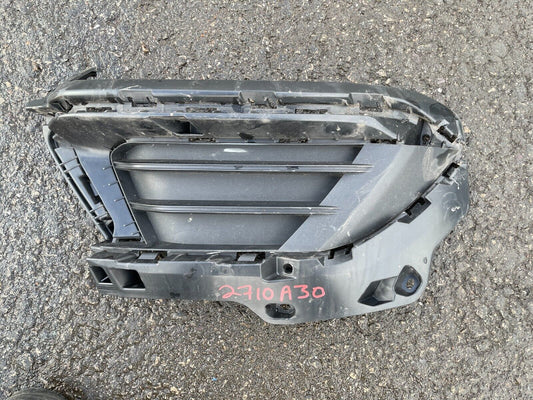 Bumper grill right side Kia Sportage V/5 86564-r2000