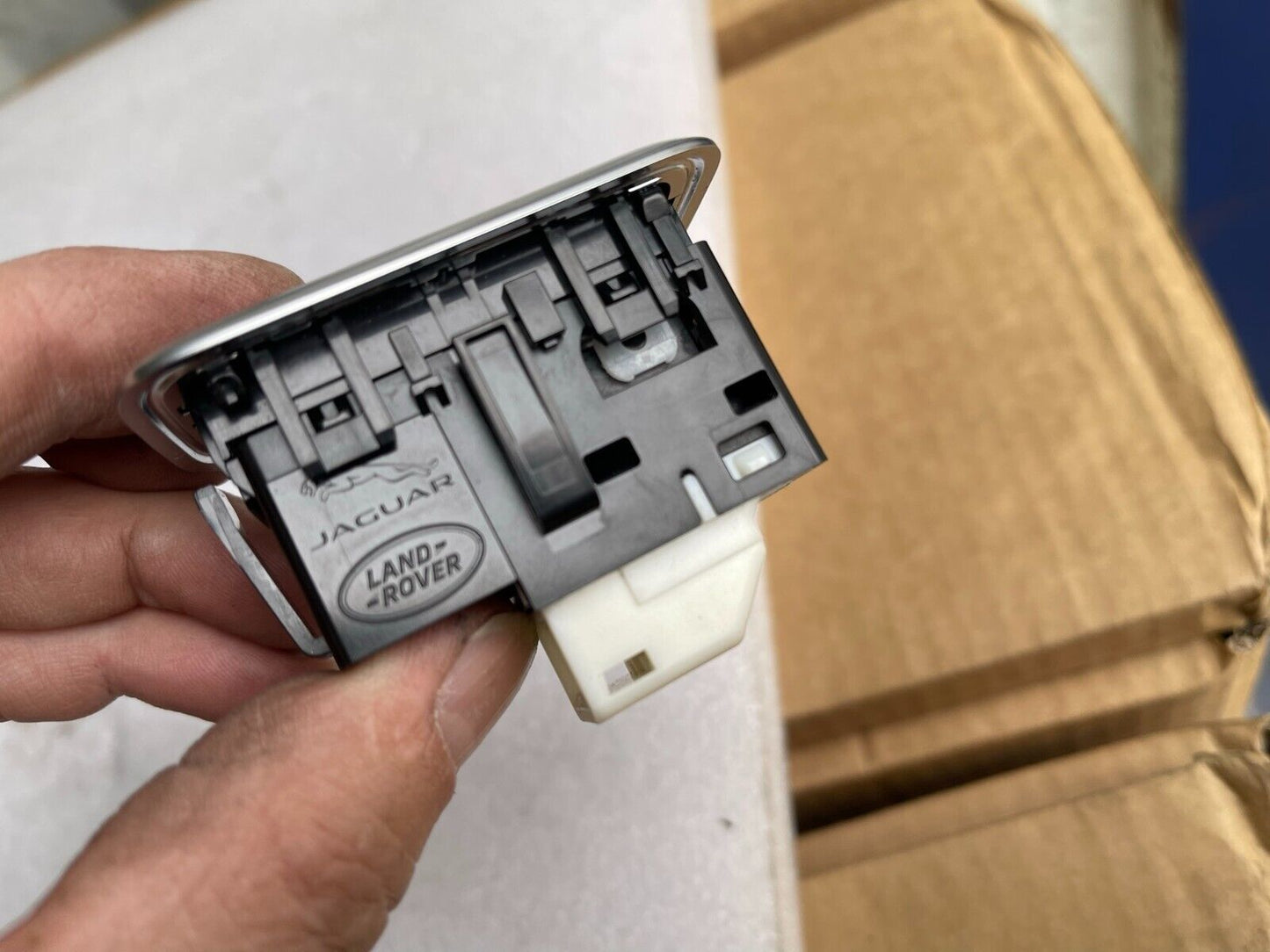 2020 JAGUAR F-PACE DOOR WINDOW SWITCH REGULATOR BUTTON FRONT OR REAR X761