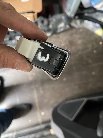 2020 JAGUAR F-PACE DOOR WINDOW SWITCH REGULATOR BUTTON FRONT OR REAR X761