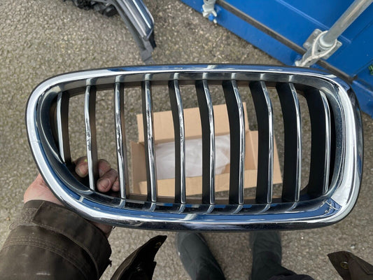 GENUINE GRILLE BMW 5 SERIES 4 Door Saloon KIDNEY 7336478 09-17 *SCUFFED