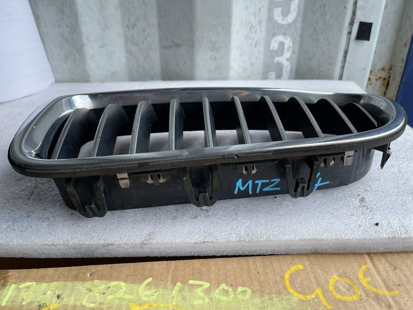BMW 5 SERIES F10 F11 1LEFT SIDE BUMPER KIDNEY GRILLE OEM 7336477