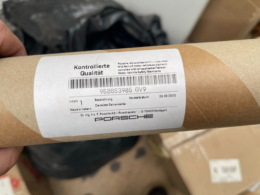 NEW PORSCHE MACAN 95B MOLDING FOR DOOR LEFT GALVANO SILVER 95B853985GV9 GENUINE