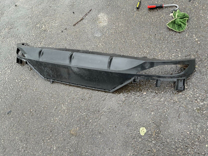 HYUNDAI I20 2020-ON REAR BUMPER DIFFUSER LOWER PART VALLANCE GENUINE DAMAGED