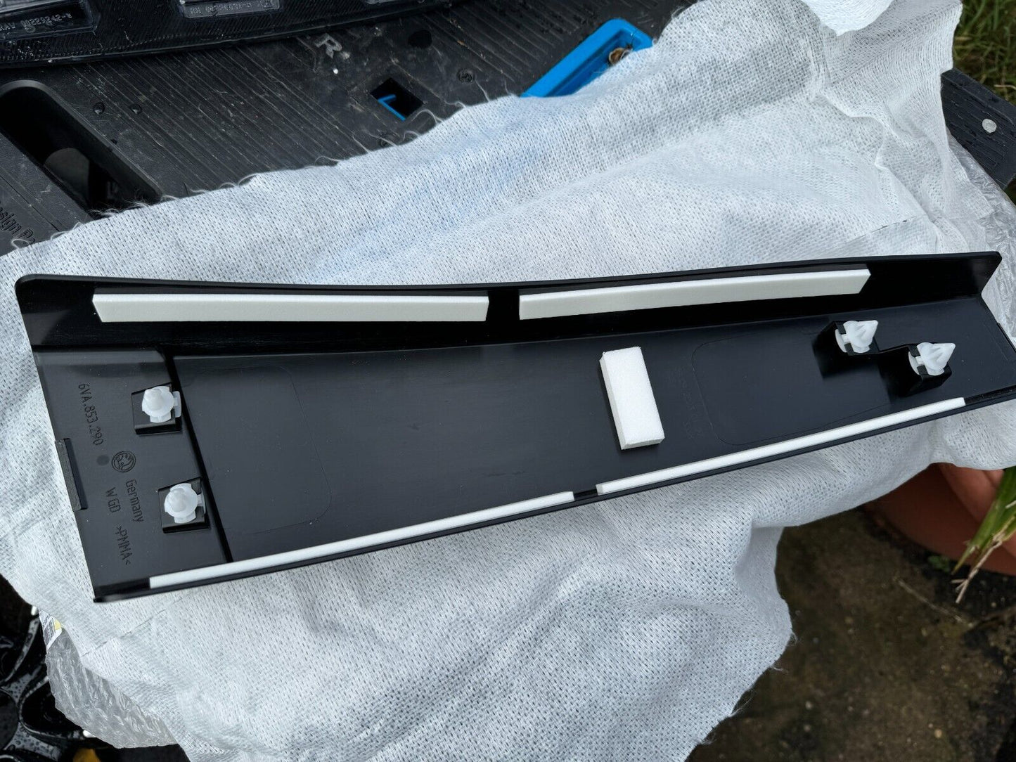 NEW GENUINE SKODA FABIA MK4 (6VA) (B) PILLAR TRIM (TOP) 6VA853290
