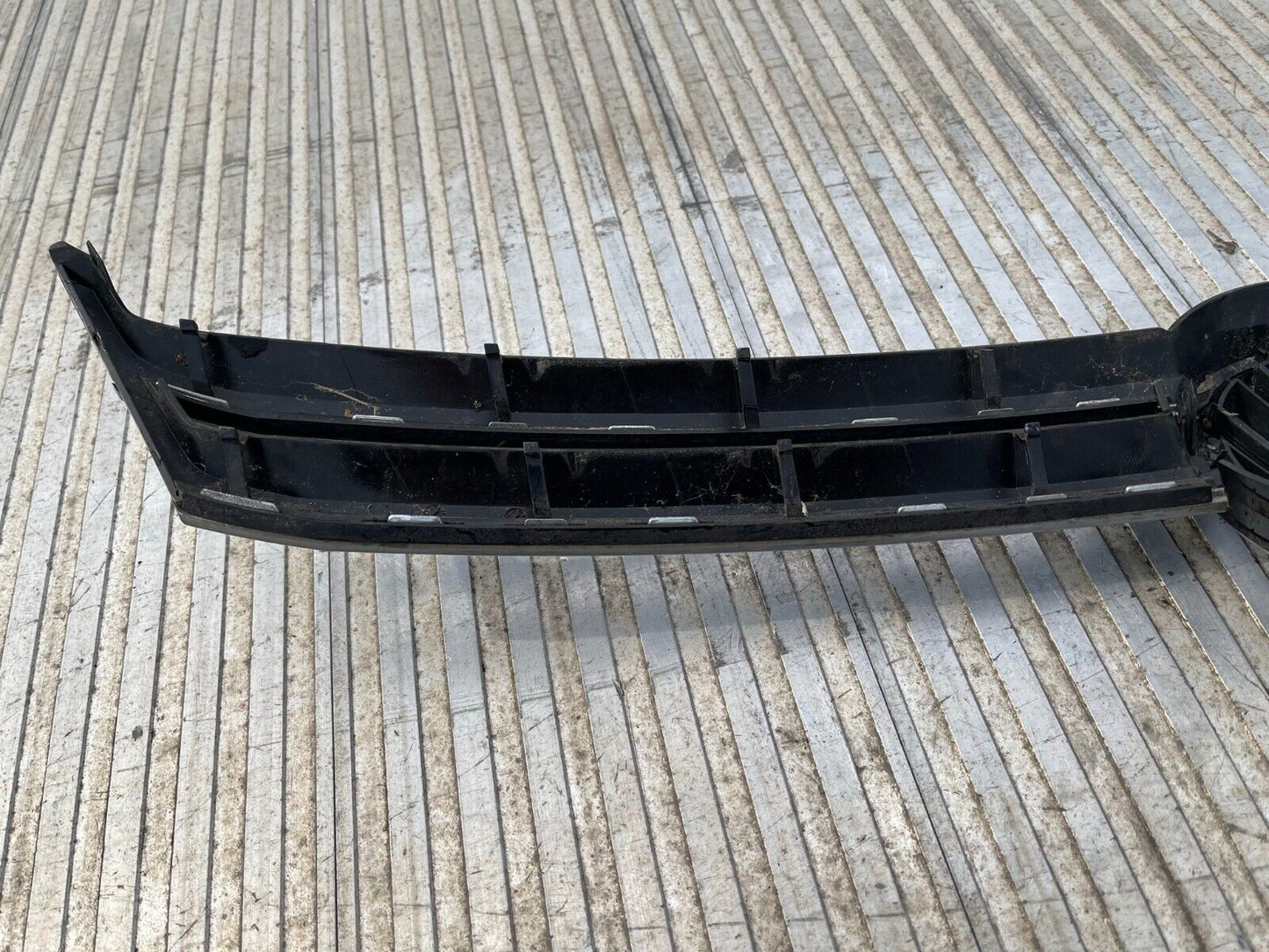 Chrome Component of Genuine Volkswagen Tourareg Grille 7P6853651A