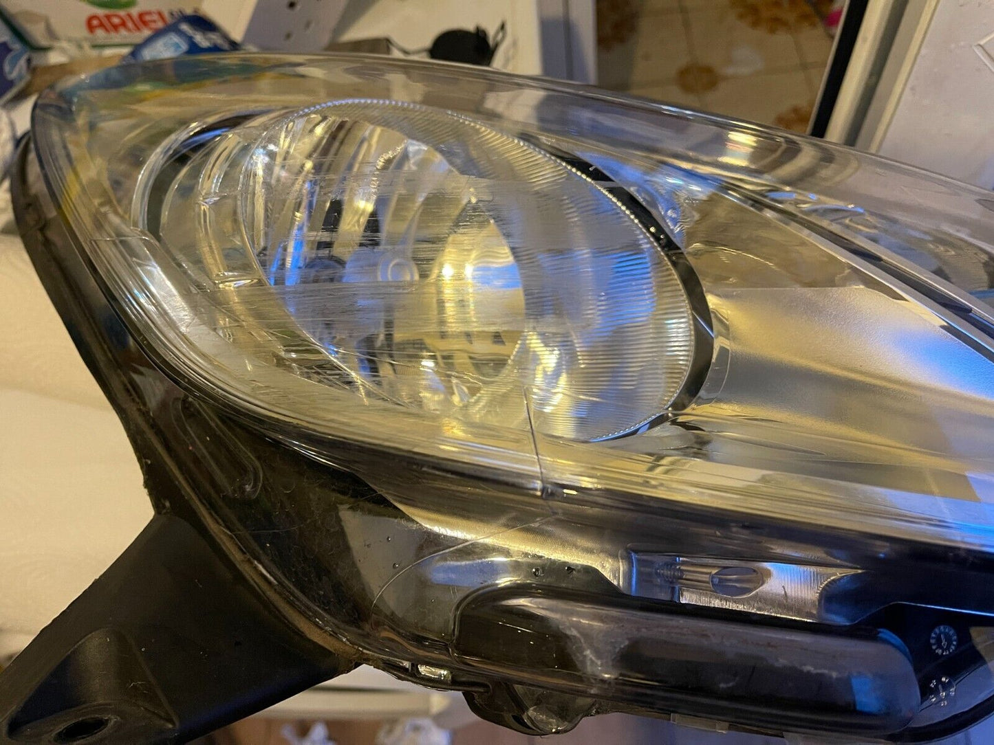 CITROEN DS3 09-16 HEADLIGHT RIGHT DRIVER SIDE - LENS NEEDS POLISH