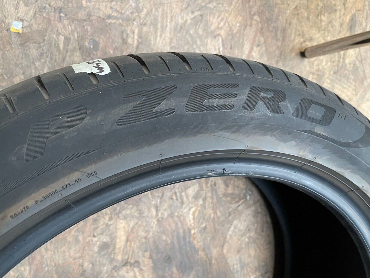 235 50 20 Y Pirelli P Zéro JLR 6,36 mm