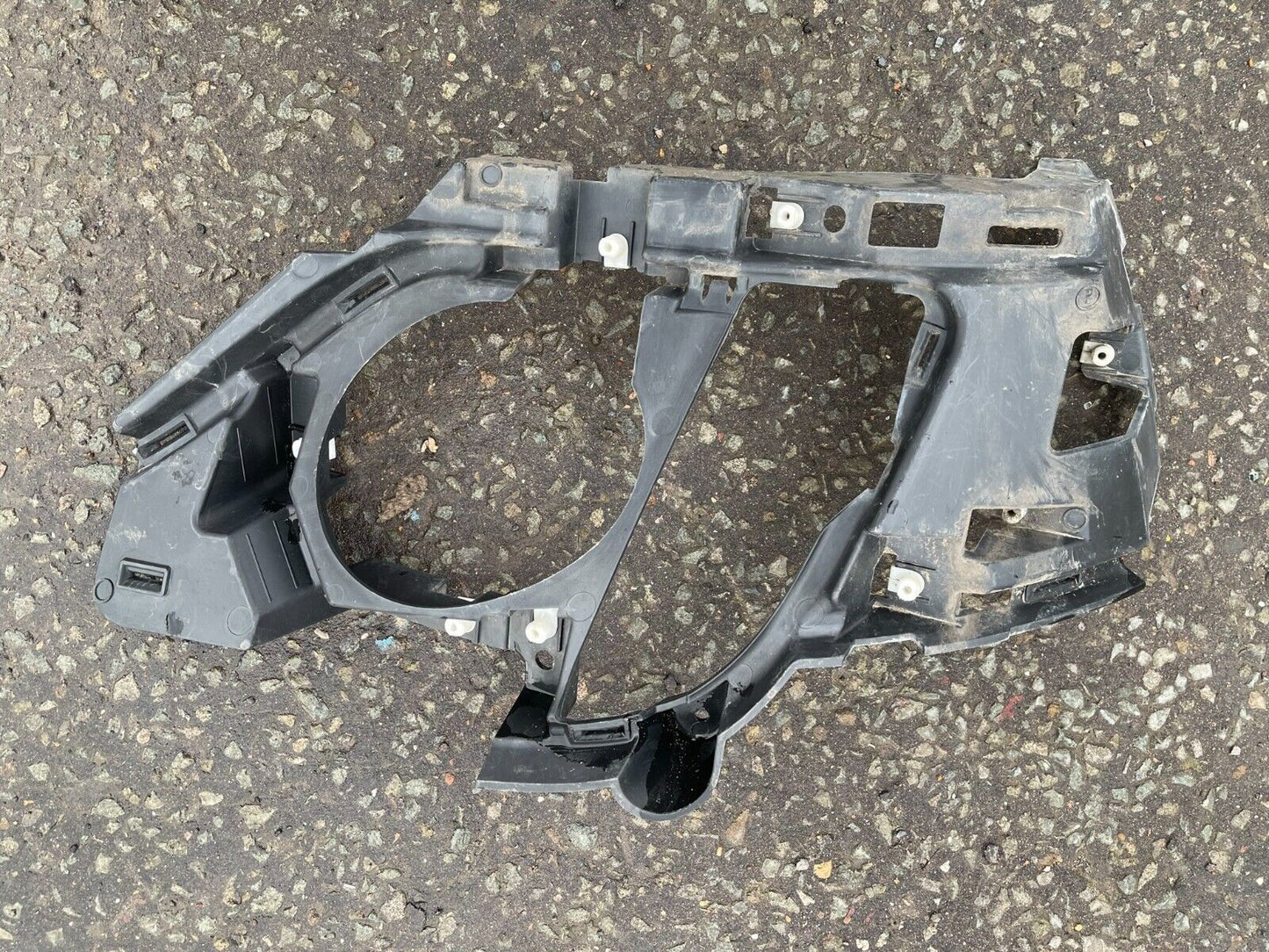 JAGUAR E-PACE BRACKET LEFT J9C317B919B