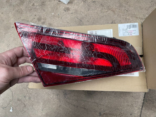 NEW GENUINE AUDI A3 8V 3DR HATCHBACK LEFT REAR INNER TAIL LIGHT - 8V3 945 093