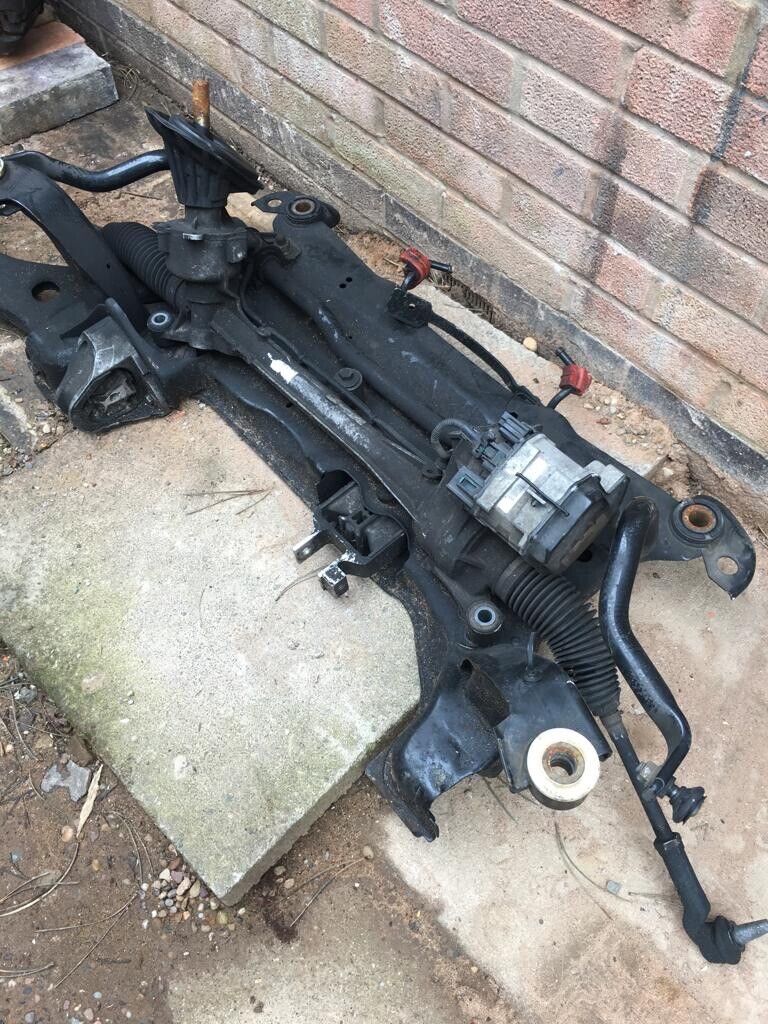 volvo v40 d2 2014 strut, subframe