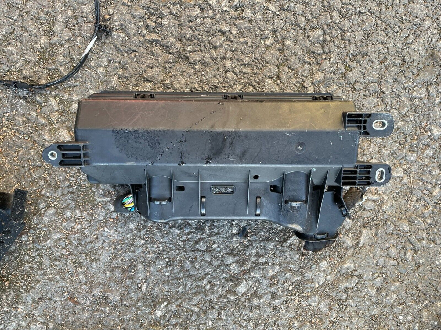 LAND ROVER DISCOVERY 5 L462 2019 REAR FUSE BOX JPLA14N030AB