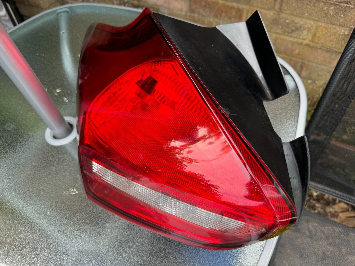 2017 FORD FOCUS MK3 14-18 PASSENGER LEFT REAR TAILLIGHT F1EB-13405-BE *DAMAGED*