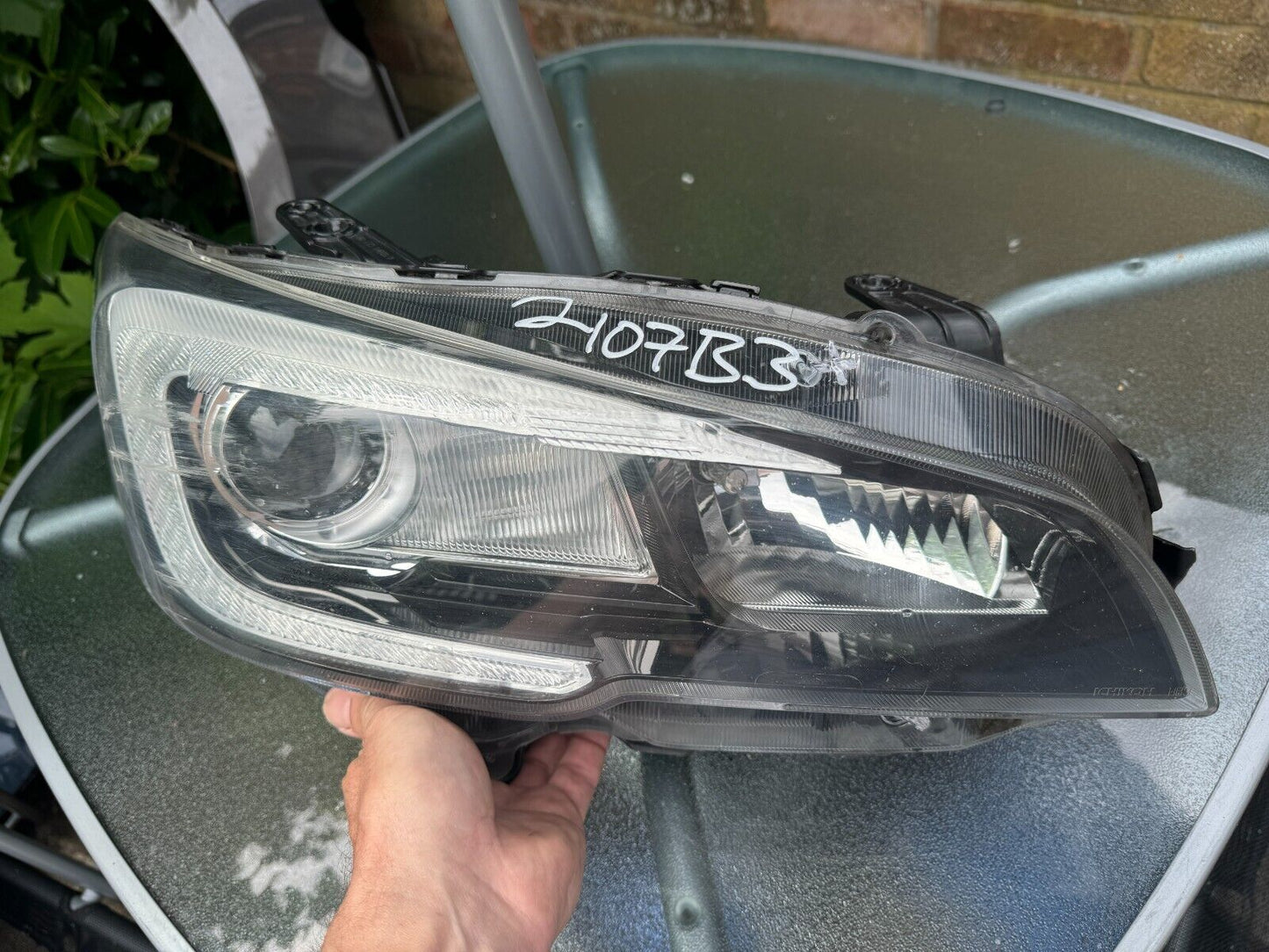 SUBARU Levorg  DBA-VMG Right Headlight 84002VA000 UK RHD NEEDS POLISH