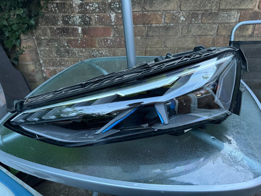 AUDI E-TRON GT 2021-2023 LEFT SIDE HEADLIGHT 4J3941085A DAMAGED SPARES OR REPAIR