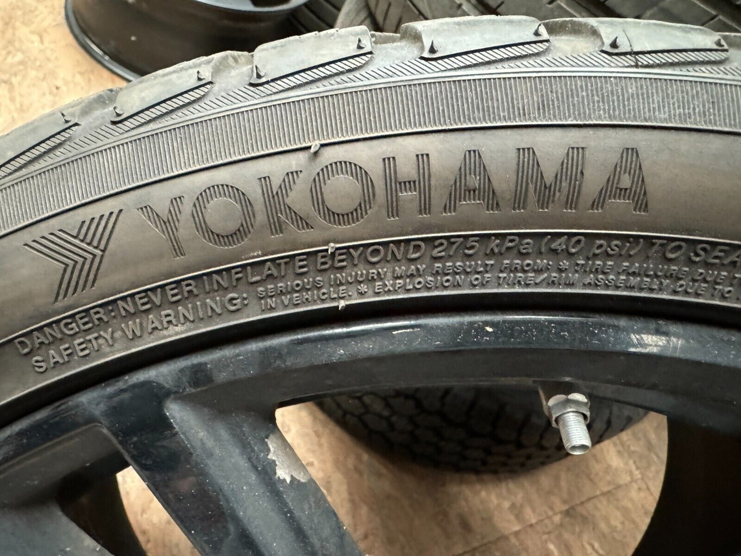 WINTER TYRE Yokohama BluEarth-Winter (V905) 325/30 R21 108V XL M+S REPAIR, READ!