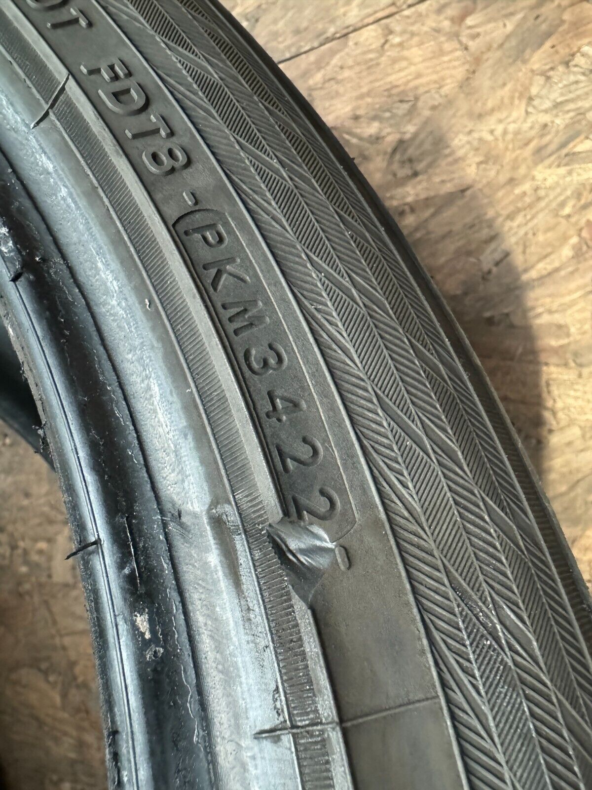 WINTER TYRE Yokohama BluEarth-Winter (V905) 285/35 R21 105V XL M+S REPAIR, READ!