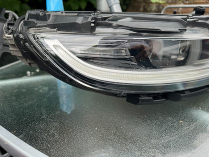 GENUINE KIA E SOUL 3  2019 on LED RIGHT SIDE HEADLIGHT P/N 92102-J2 DAMAGED