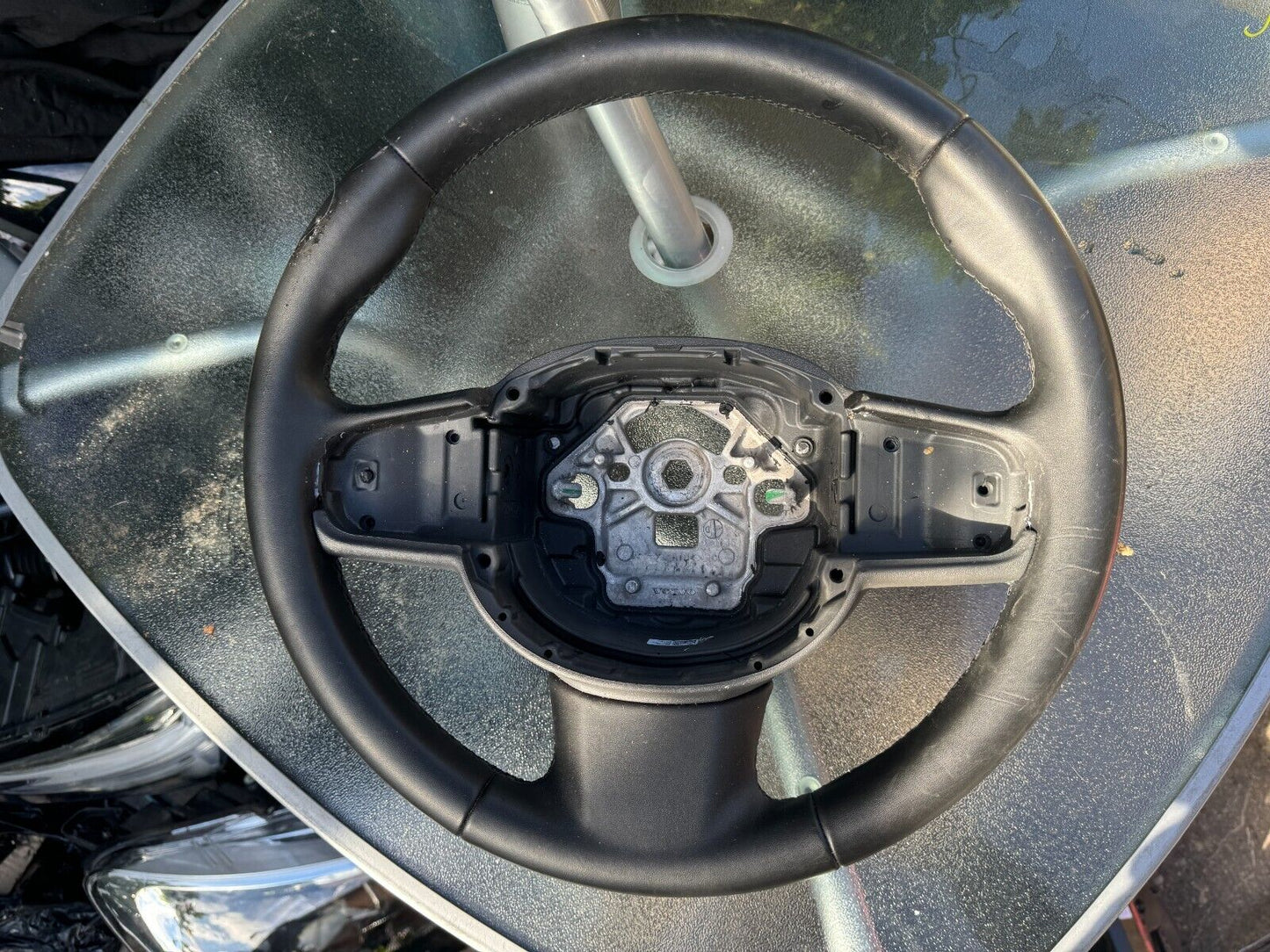 2018 VOLVO XC60 MK2 STEERING WHEEL 32227595 SCRATCHED