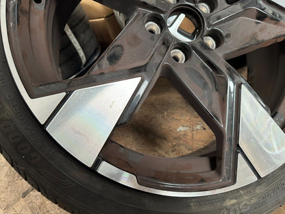 2024 Volvo EX40 alloy wheel 20x8j