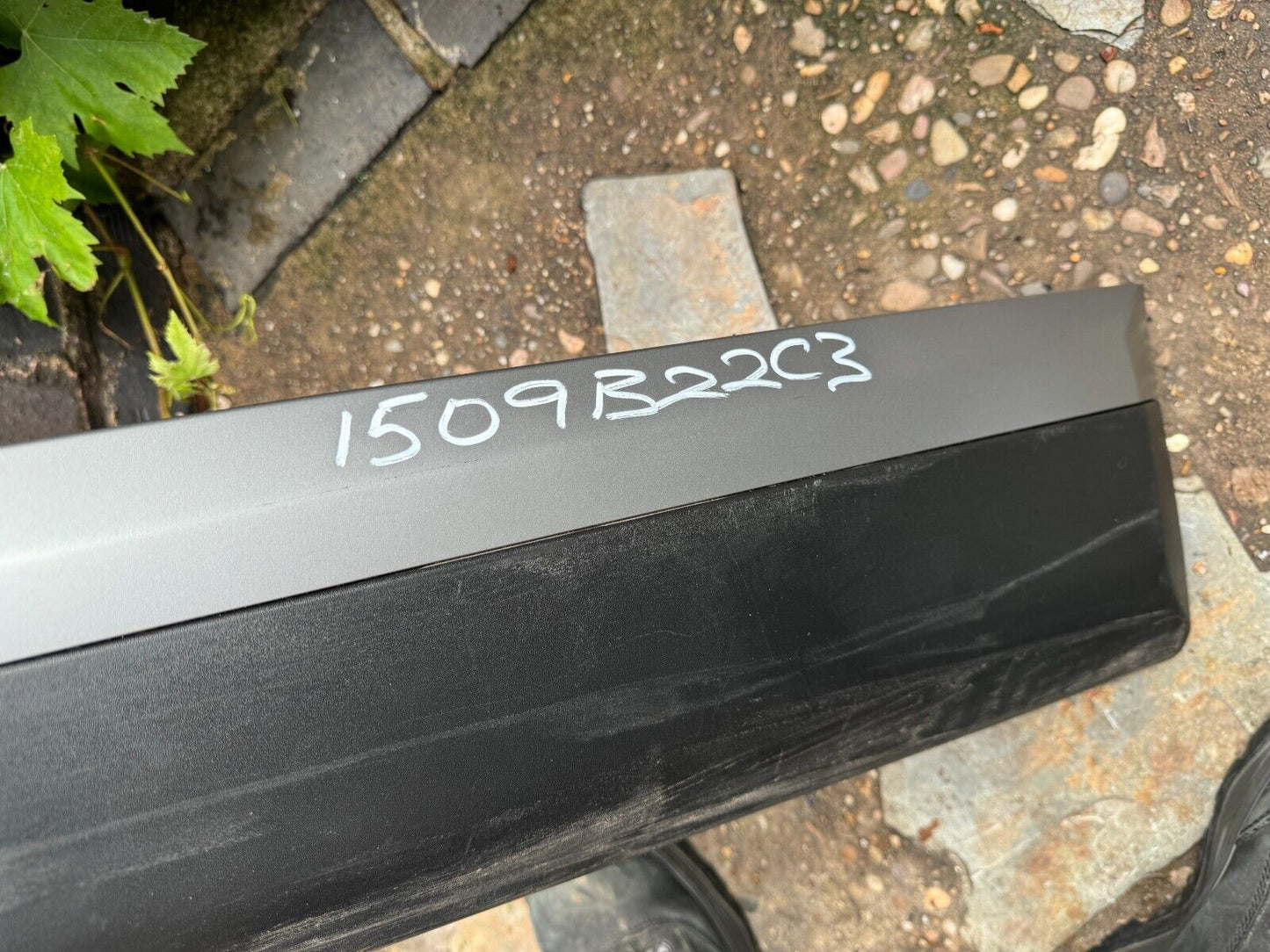 Peugeot 2008 II 2024 Left front front door trim molding 9837637180 DAMAGED