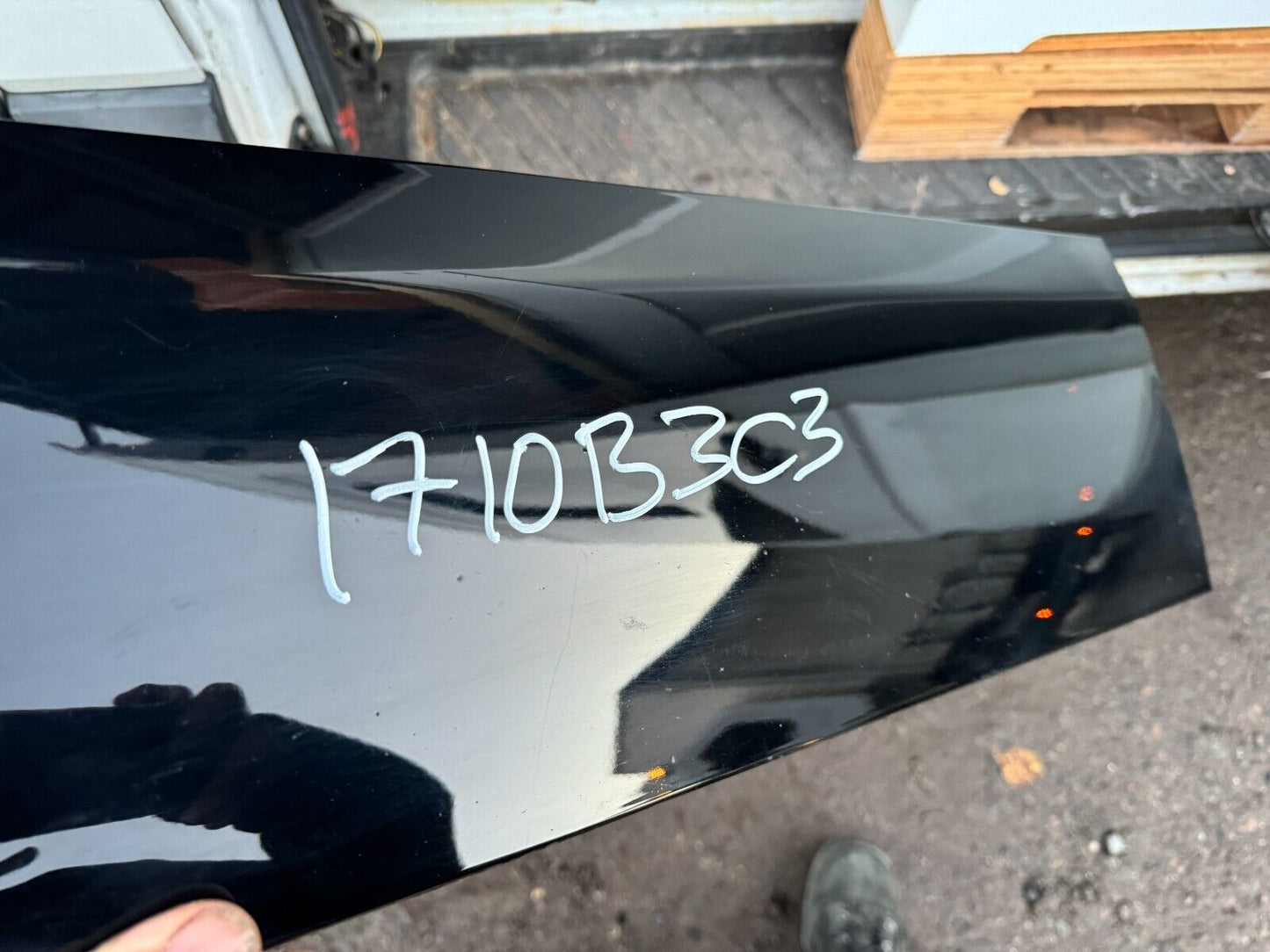 KIA NIRO SG2 Front Right Door Lower Molding 87724-AT100 2022