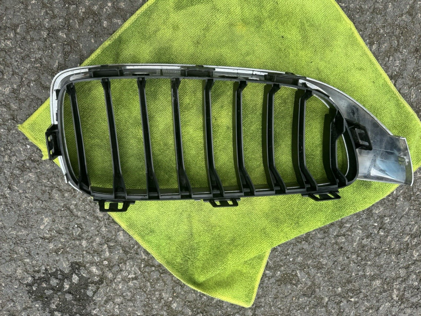 2013 ON F33 BMW 4 SERIES FRONT GRILLE LH PASSENGER SIDE 7294817