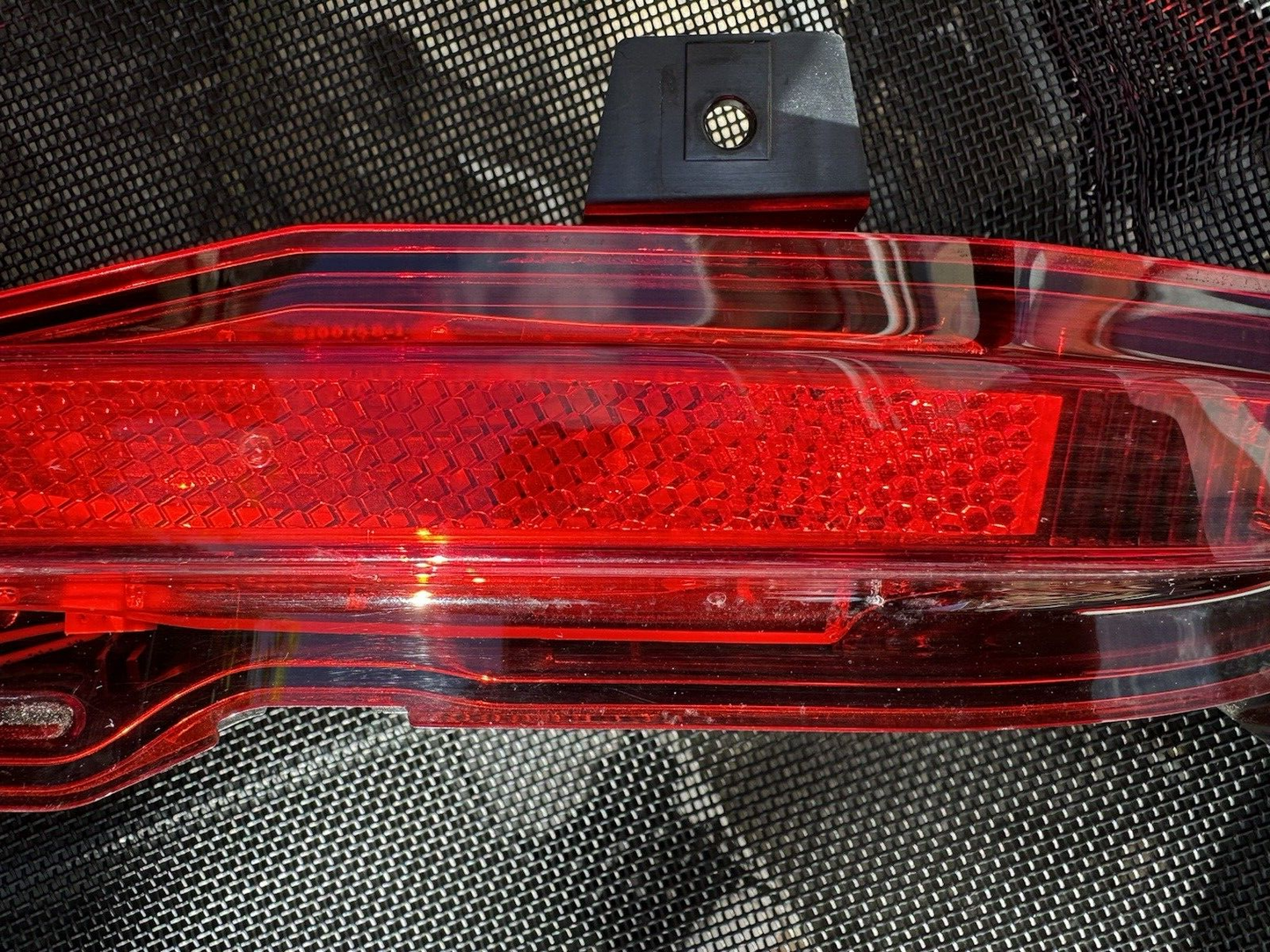 LAND ROVER RANGE ROVER VELAR L560 Rear Left Fog Light J8A2-15K273-AE 2017