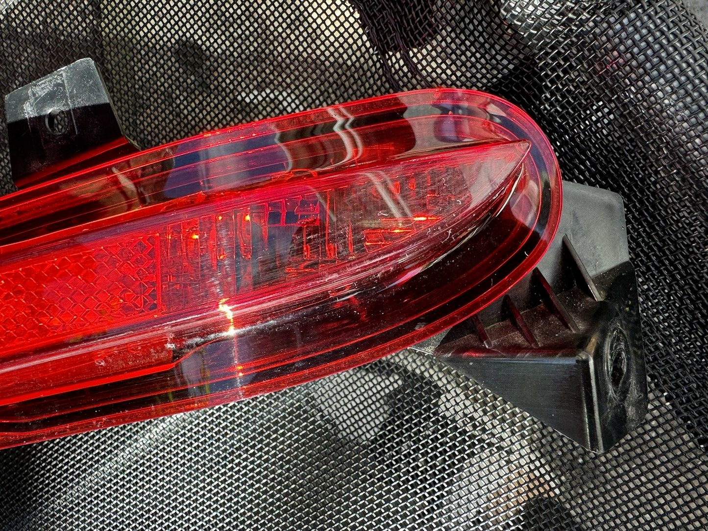 LAND ROVER RANGE ROVER VELAR L560 Rear Left Fog Light J8A2-15K273-AE 2017