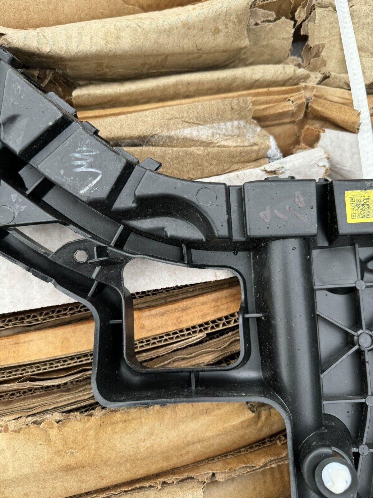 POLESTAR POLESTAR 2 EV BUMPER BRACKET REAR LEFT 2021-2023 31663652