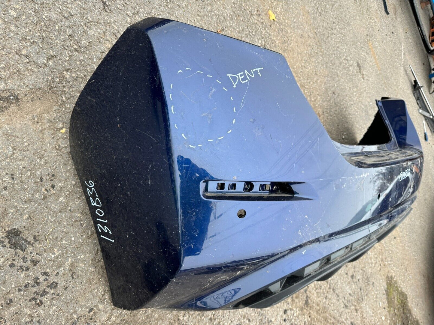 2023 GENUINE NISSAN LEAF REAR BUMPER  DCR152 DENTED AND SCRATCHED