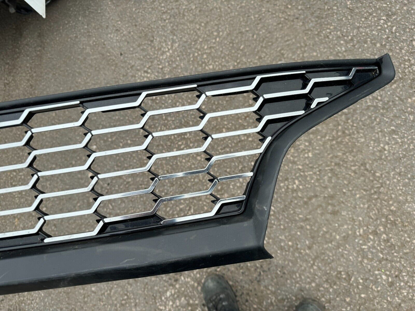 2023 TOYOTA YARIS P21 Radiator Grille 531020D260 GENUINE