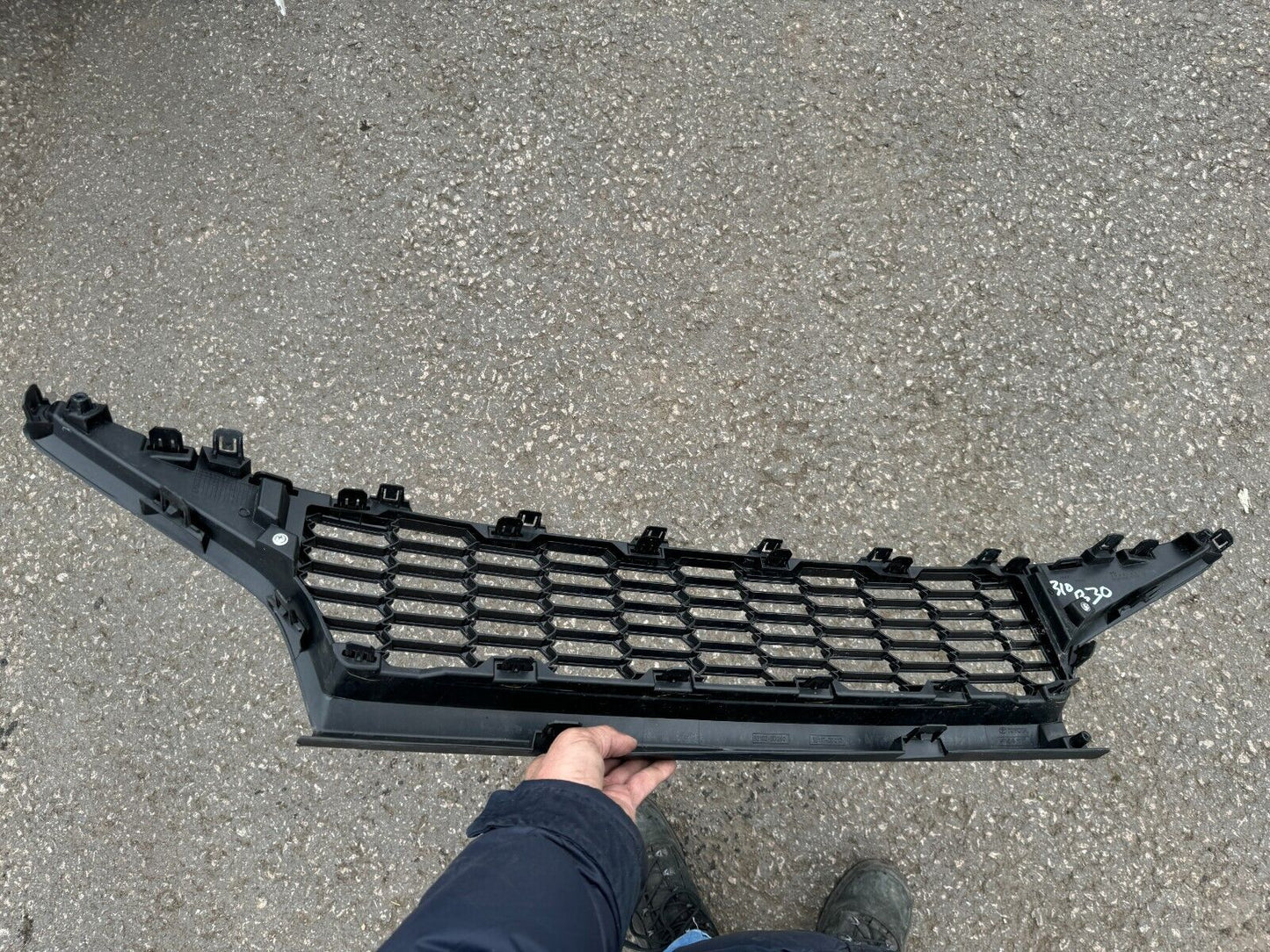 2023 TOYOTA YARIS P21 Radiator Grille 531020D260 GENUINE