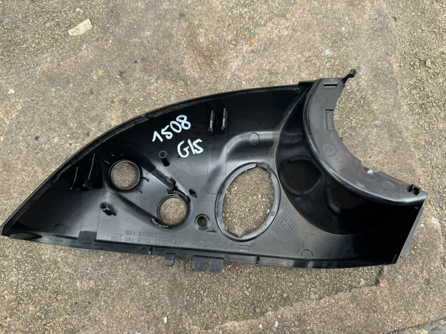 LR Discovery Sport L550 from 2019 Left Side Door Mirror Trim Bottom Cover